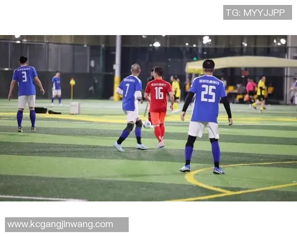 足球明星各自效力的球队盘点与分析揭示职业生涯的精彩瞬间与转会故事