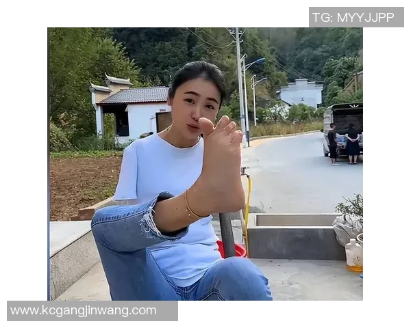 足球明星的女友来自广西她的故事引发热议与关注