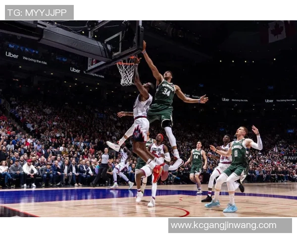 火箭队与雷霆队激战四月十日谁能在季后赛争夺中占得先机