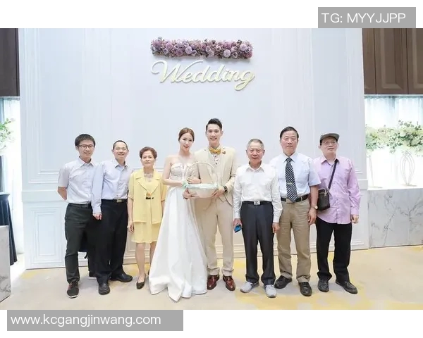 足球明星幸福牵手步入婚姻殿堂美丽瞬间回顾与祝福分享